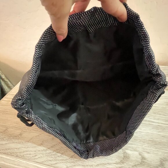 New Victoria's Secret Drawstring Backpack Bag Black Silver Mesh Pink Logo Lined - Picture 7 of 7